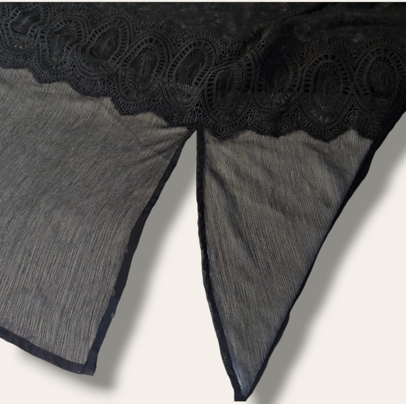 ♥️Beautiful Short Sleeve Open Cardigan w/Embroidered Detail by August Silk - Picture 11 of 11